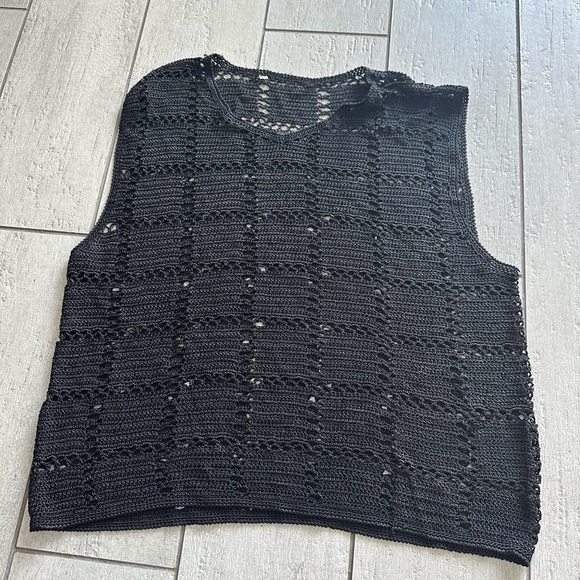 Black crocheted sweater. Perfection. Fits size M. Non branded. - Picture 3 of 6
